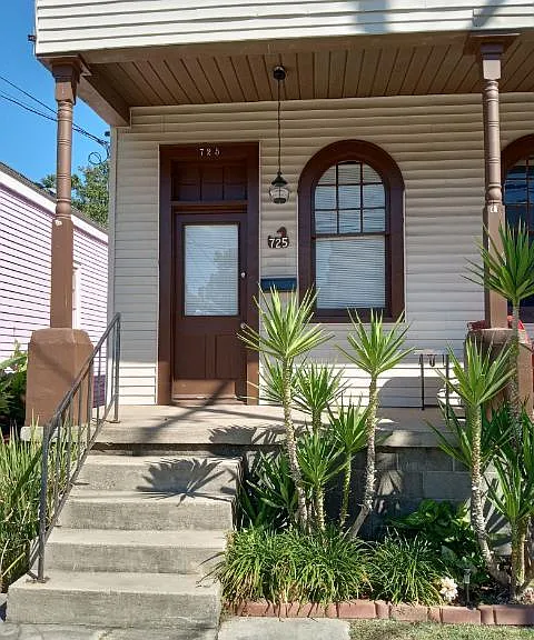 725 Lafayette St — Photo 1
