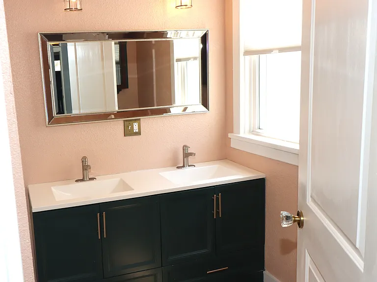 120 S Court St — Photo 25