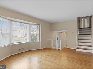 17 Lantern Ln, Cherry Hill, NJ 08002