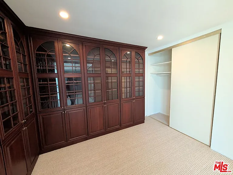 415 Montana Ave #203 — Photo 28