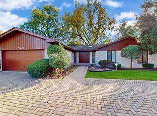2821 Covert Rd, Glenview, IL 60025