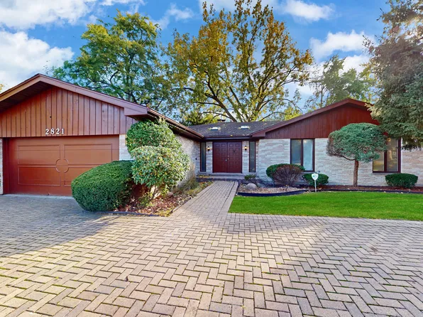 2821 Covert Rd, Glenview, IL 60025