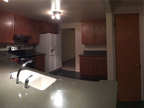 3rd image of 9102 121st St SW