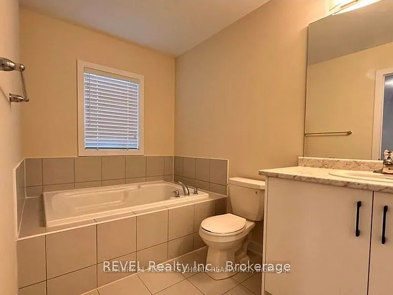 36 Rowlock St — Photo 10