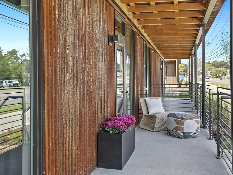 South Yard Lofts — Photo 9