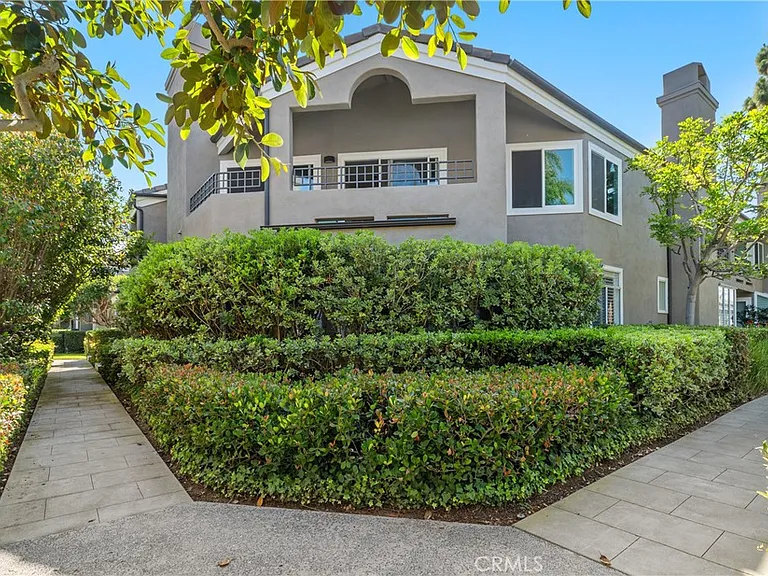 66 Baycrest Ct — Photo 3