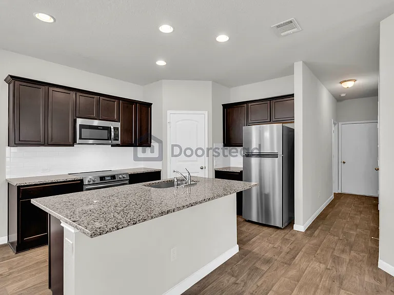 121 Naset Dr — Photo 9