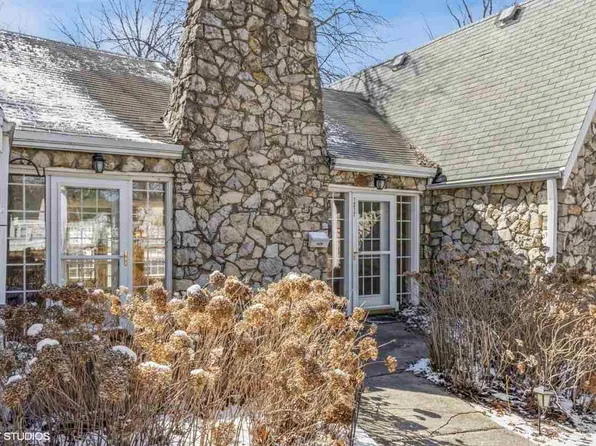 1217 Friendly Ave, Iowa City, IA 52240