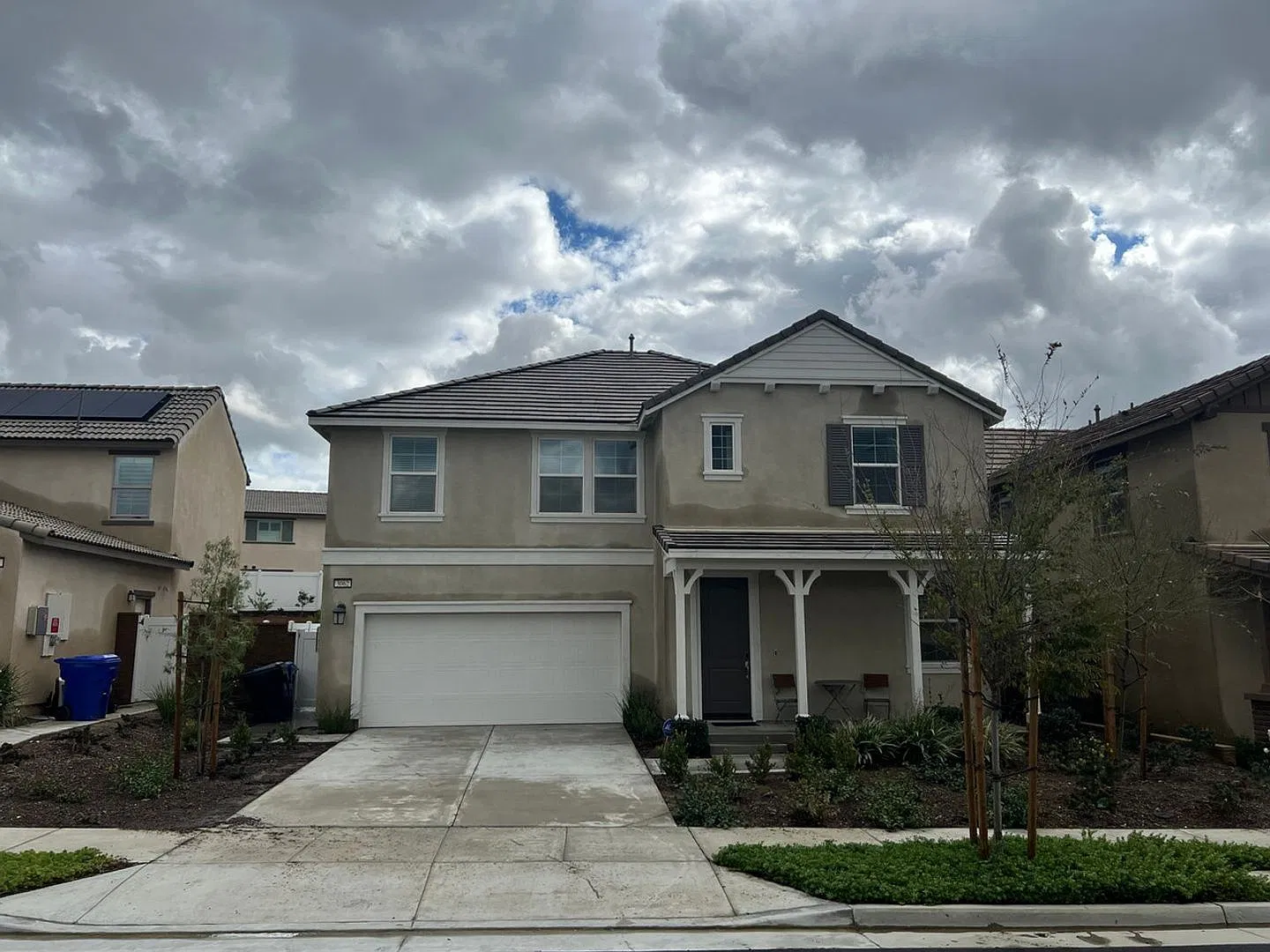 Spacious Corner Lot ResidenceShadow Rock Community — Photo 1