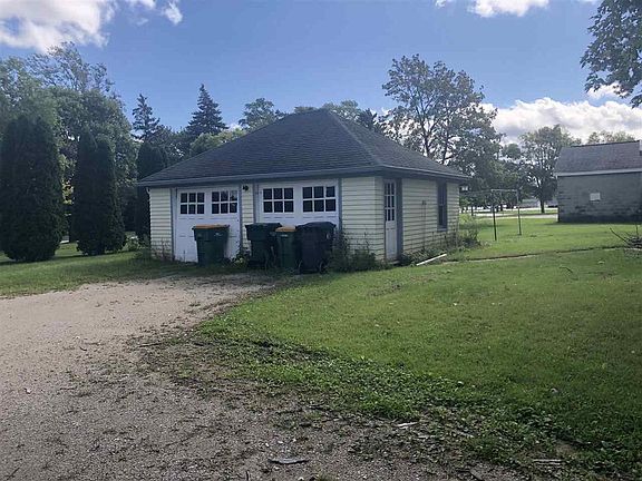 3rd image of 699 Fond Du Lac Ave