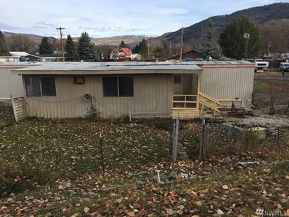 2nd image of 220 Kay St