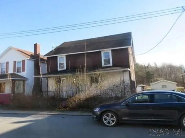 812 17th St, Windber, PA 15963