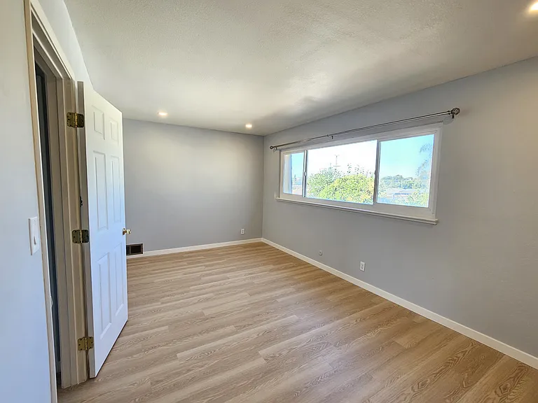 2055 Aldengate Way #4 — Photo 15