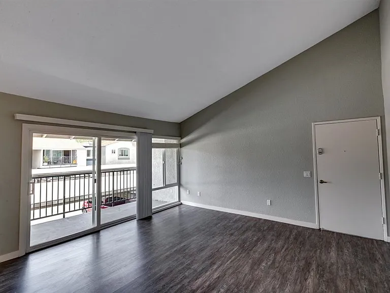 West Fifth Apartments — Photo 38