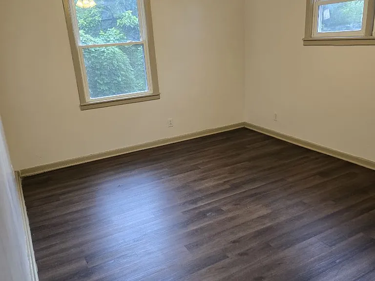 346 Blackburn Ave — Photo 17