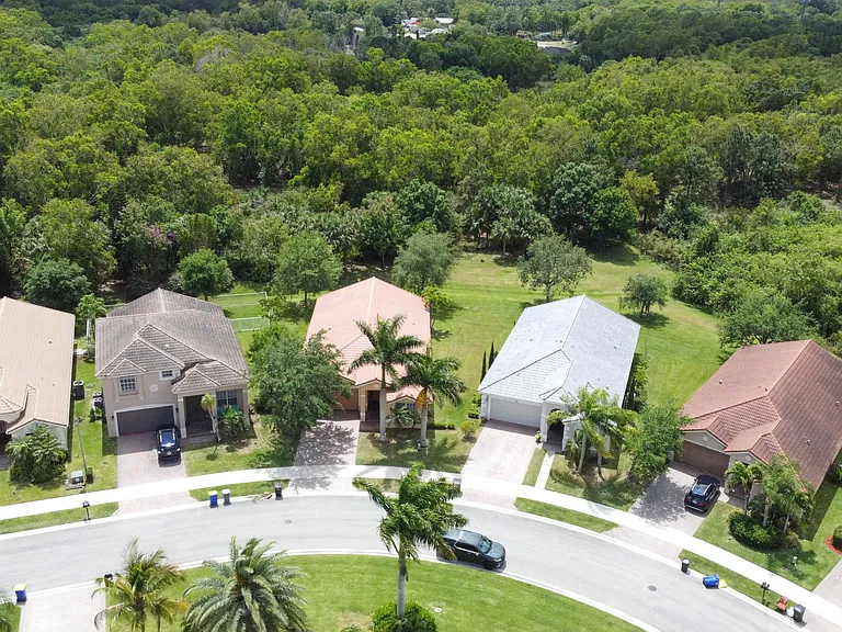 1196 SE Fleming Way — Photo 35