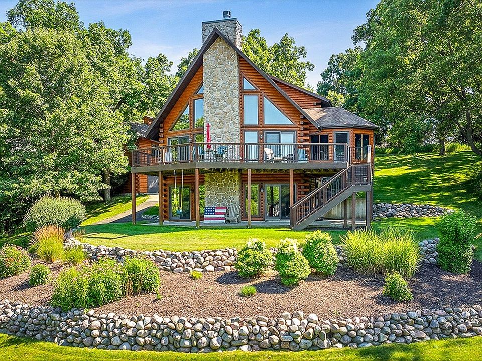 1st image of 23-99 Brighton Ct