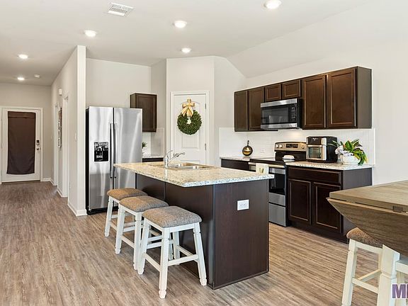 4th image of 13178 Hanks Way