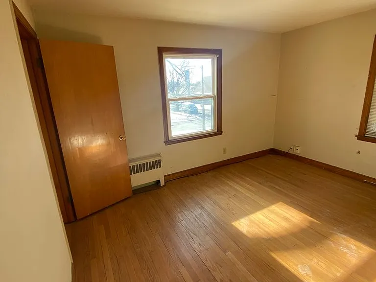 7224 W Burleigh St — Photo 3