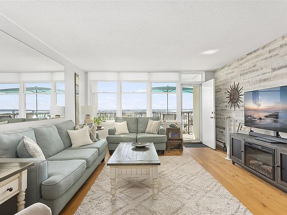 3rd image of 500 Bay Ave #702