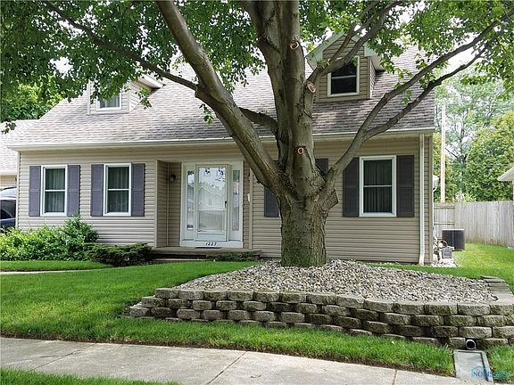 3rd image of 1227 Eastland Dr