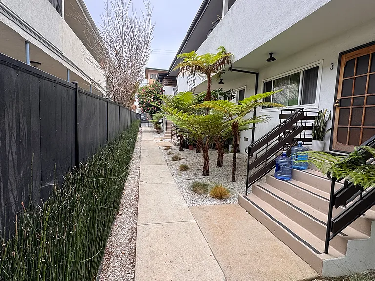 11611 Darlington Ave #6 — Photo 3