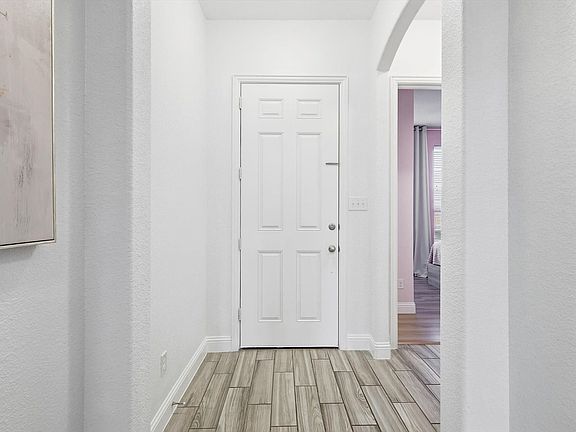 5th image of 234 Lindenwood Ave