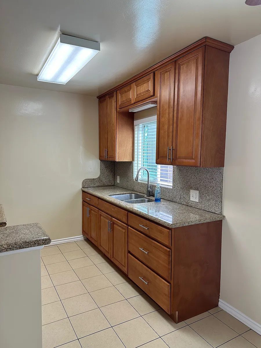 Building Photo - 11841 Truro Ave #A