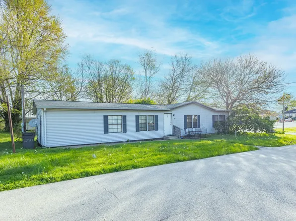 402 N High St, Jamestown, IN 46147