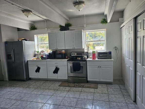 105 S Ridgewood Ave