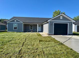 112 Bow Bridge Dr, Berea, KY 40403