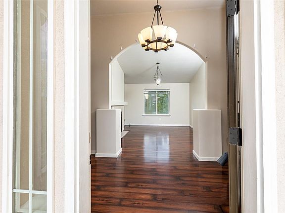 3rd image of 5602 Warbler Ln