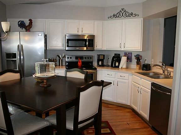 4th image of 5011 El Estino Dr