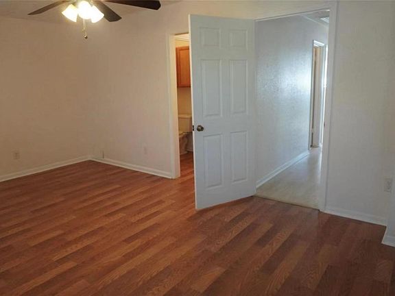 3rd image of 13443 Castilian Dr