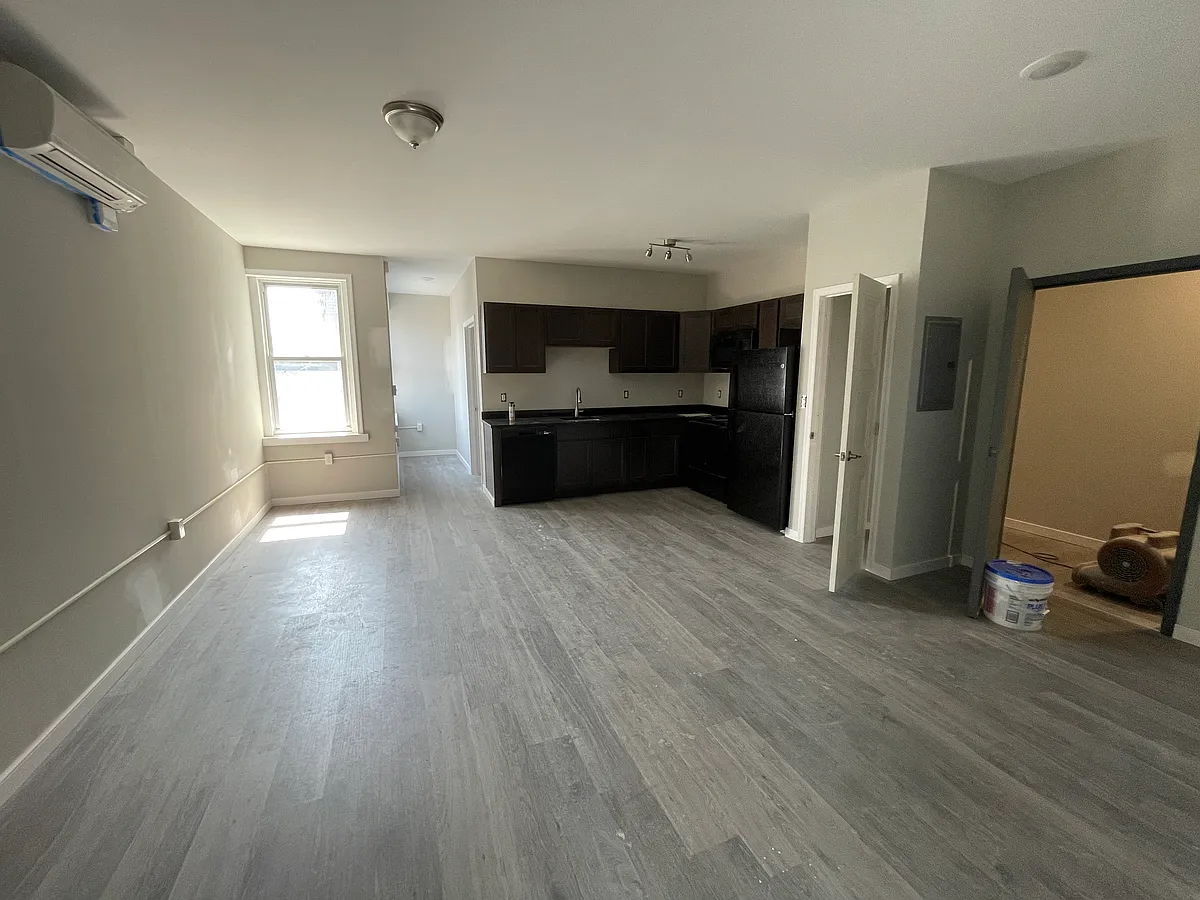 Building Photo - 1017 W Hamilton St #2