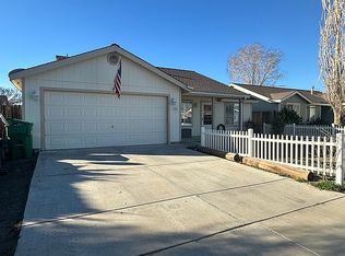 525 Garden Cir, Fernley, NV 89408