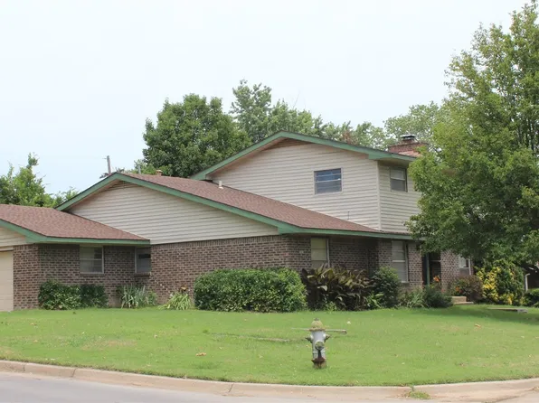 1053 Meadow Dr, Bartlesville, OK 74006