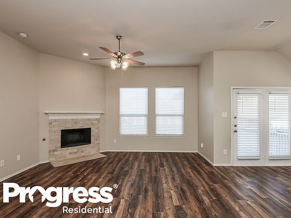 4th image of 5029 Pinellas Ave