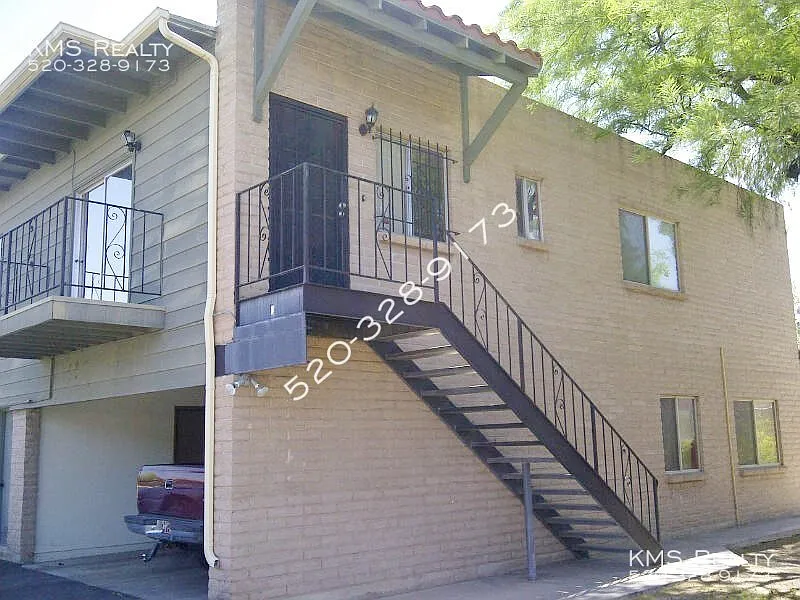 1985 N Camino Serna #D