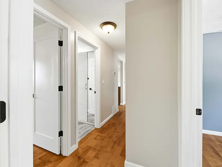 4195 Burningtree Rd — Photo 11