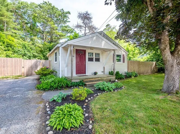 91 Plymouth Ave, Wareham, MA 02571