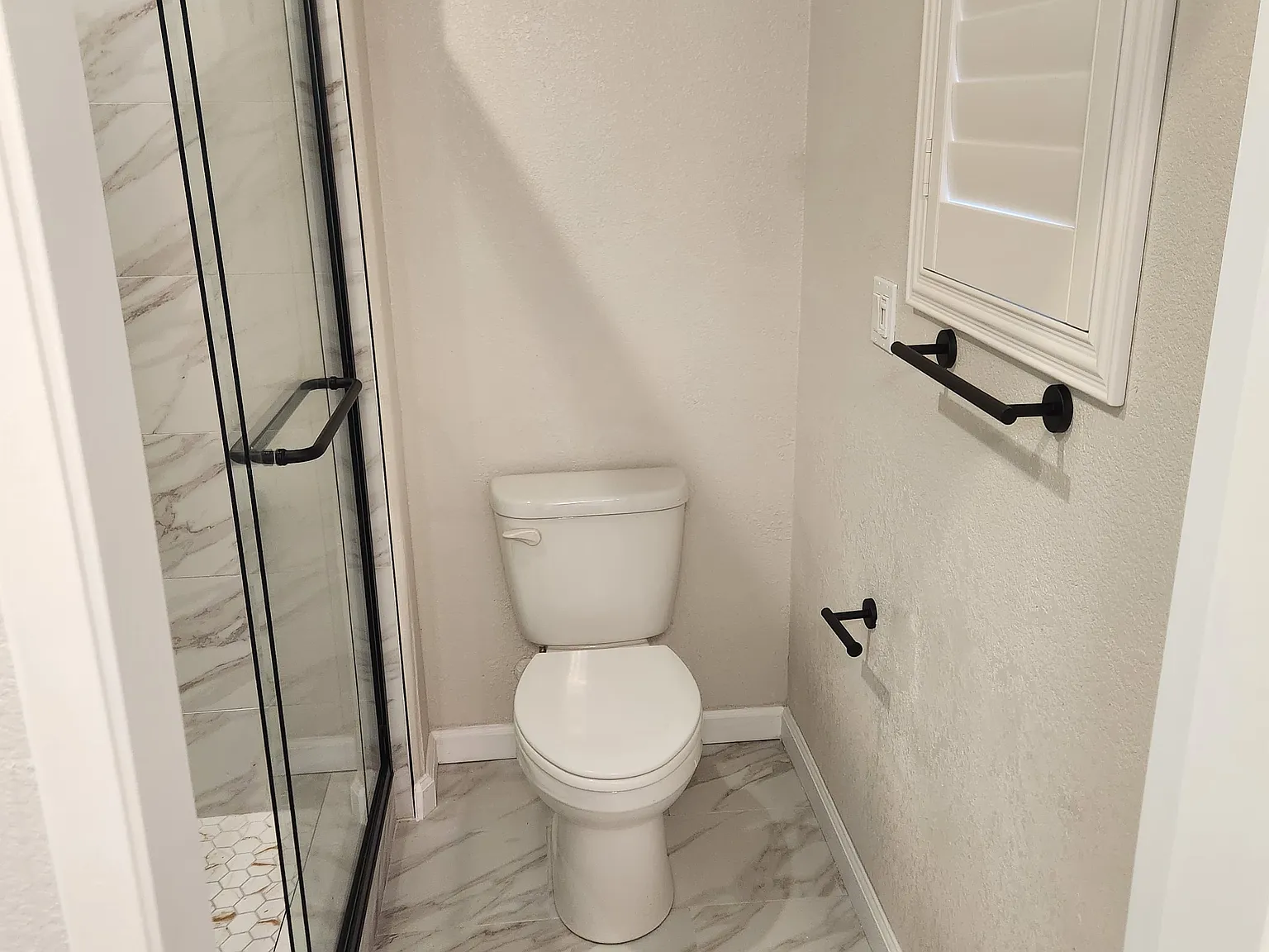 Studio, 2140 sqft, $1,200 — Photo 4