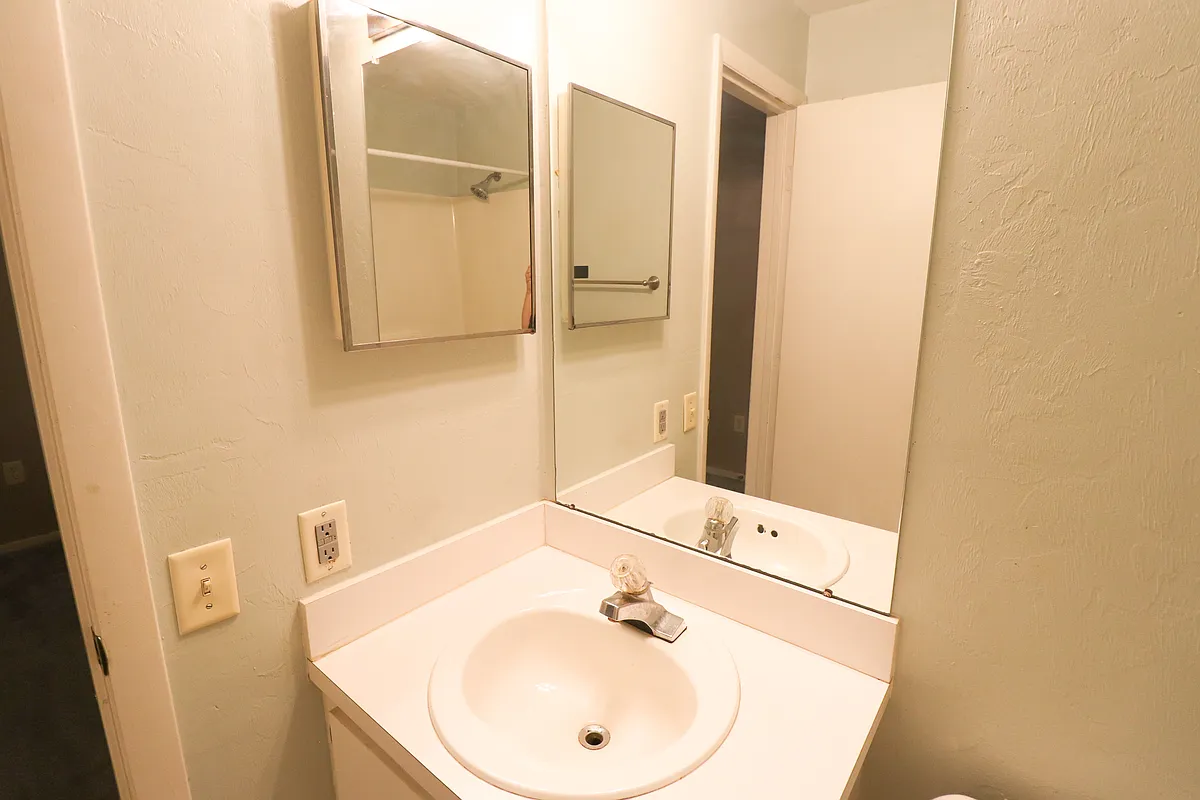 Building Photo - 4000 SW 23rd St #5-307