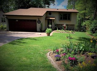 S108W34755 Jacks Bay Rd, Mukwonago, WI 53149