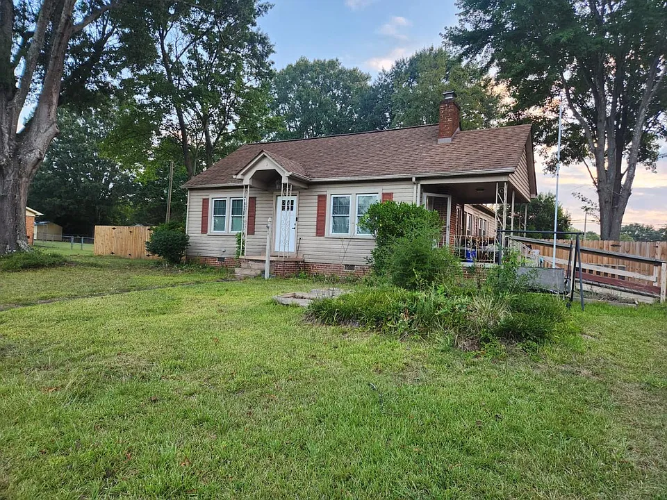 43 Plott Dr SW