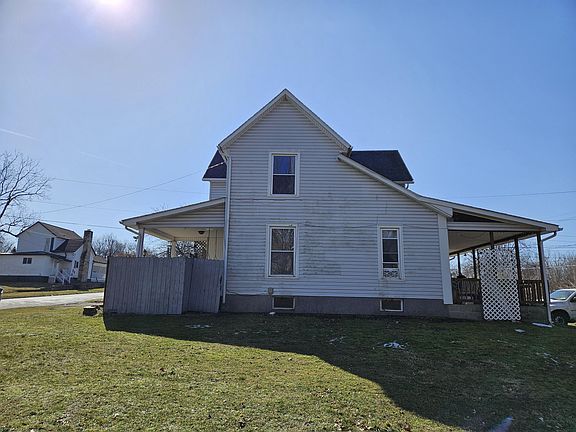 4th image of 218 S Evansville St
