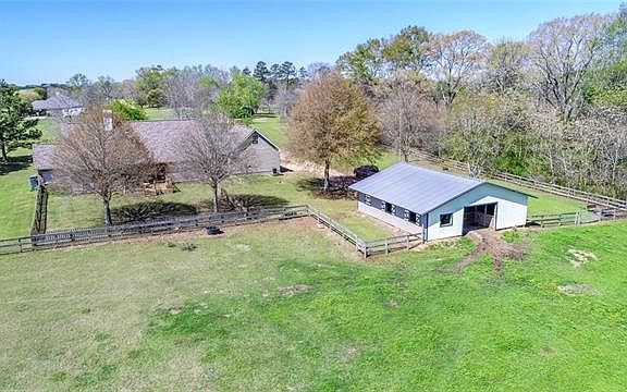 4th image of 39350 Forest Hills Dr