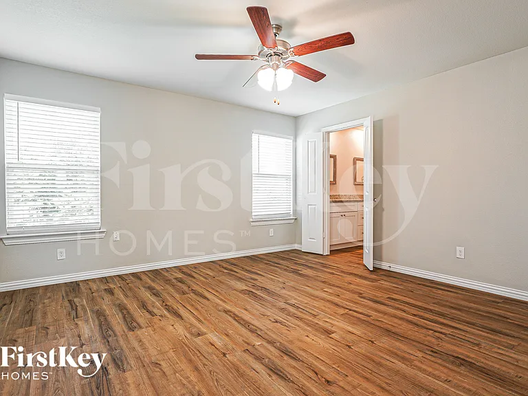 7384 Parkside Place Dr — Photo 9