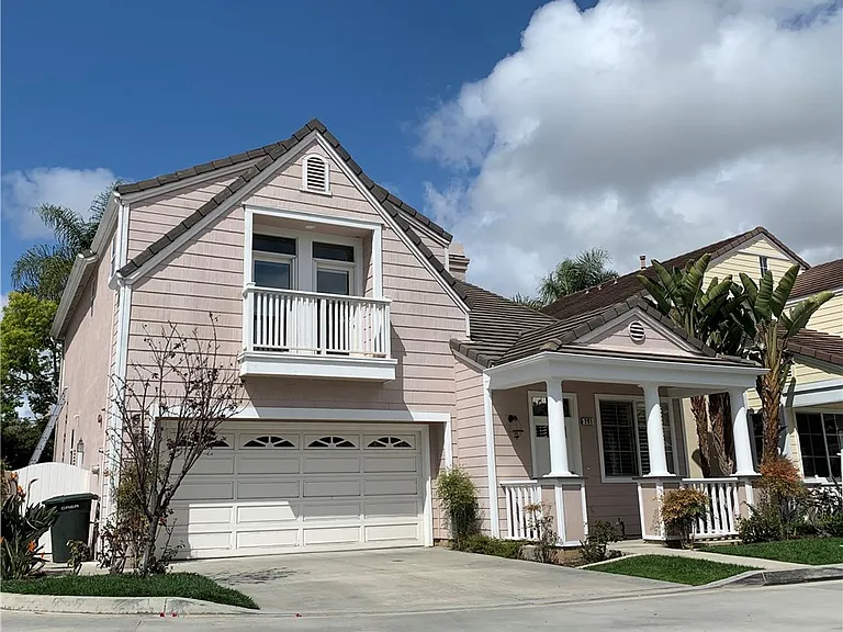281 Mesa Dr — Photo 1