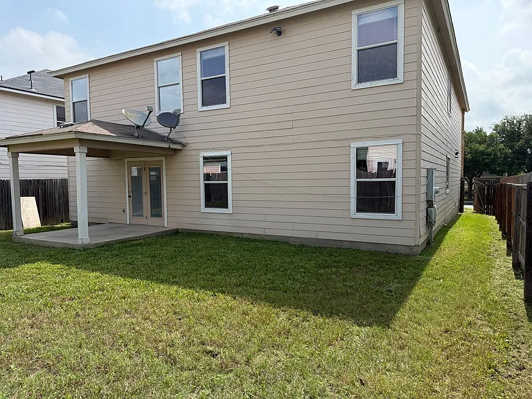 2127 Red Rock Xing — Photo 30